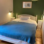 Riverside 3*