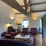 Riverside Bed & Breakfast 3*