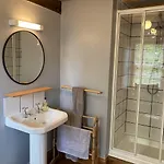 Riverside Bed & Breakfast 3*