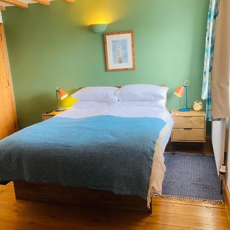 Riverside Bed and breakfast