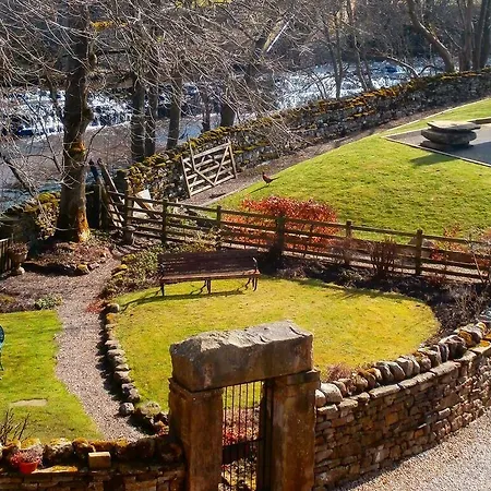 Riverside Bed and breakfast