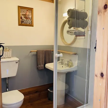 Riverside Bed & Breakfast 3*