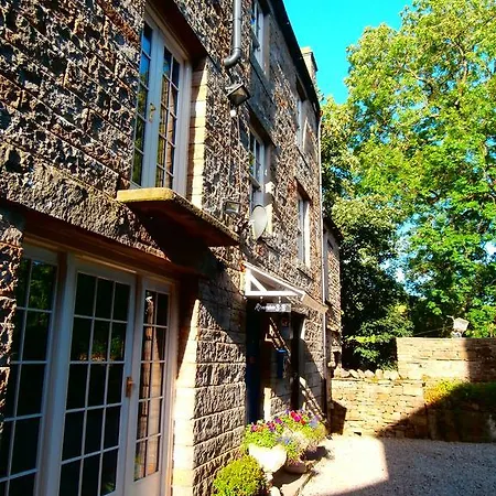 Riverside Bed & Breakfast 3*
