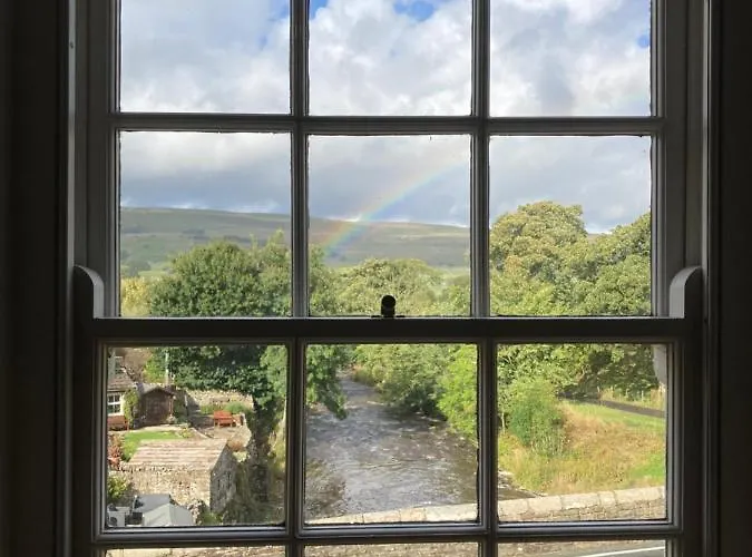 Riverside Bed & Breakfast 3*