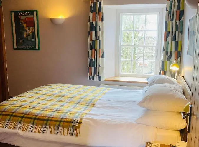 Riverside Bed & Breakfast 3*