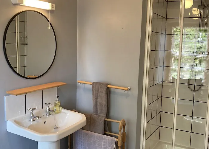 Riverside Bed & Breakfast 3*