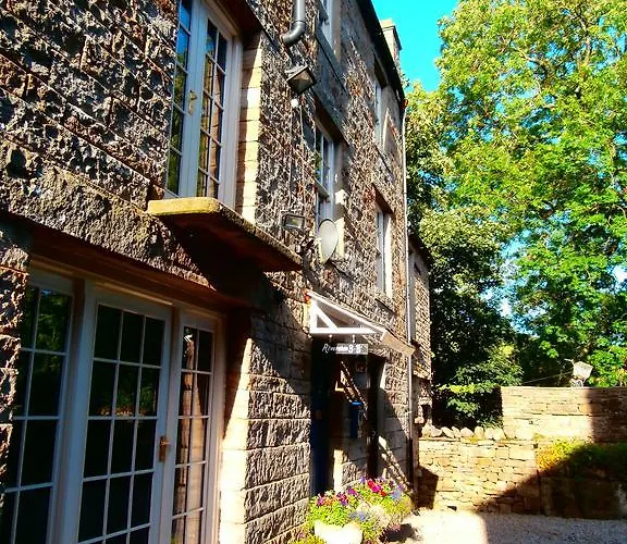 Riverside Bed & Breakfast 3*